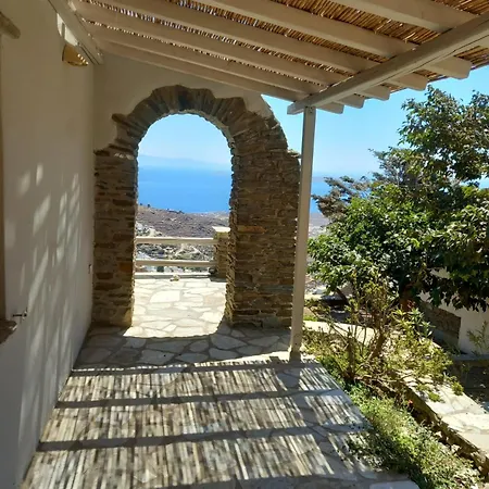 בית נופש Tinian View Maisonette Arnados